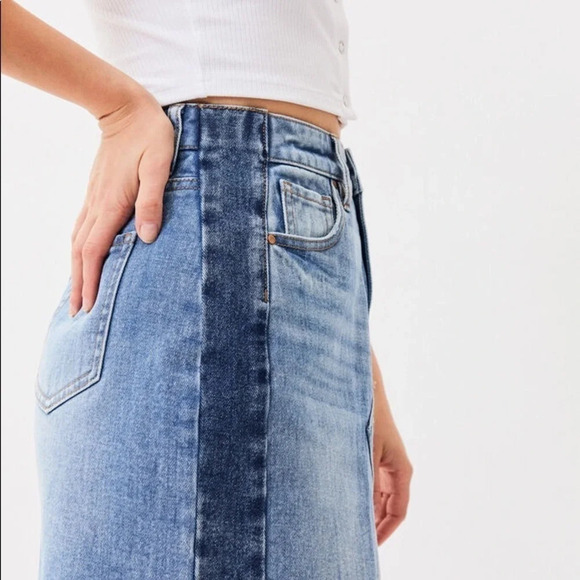 PacSun Vintage Contrast Side Panel Denim Skirt - Size 26 - Picture 2 of 8